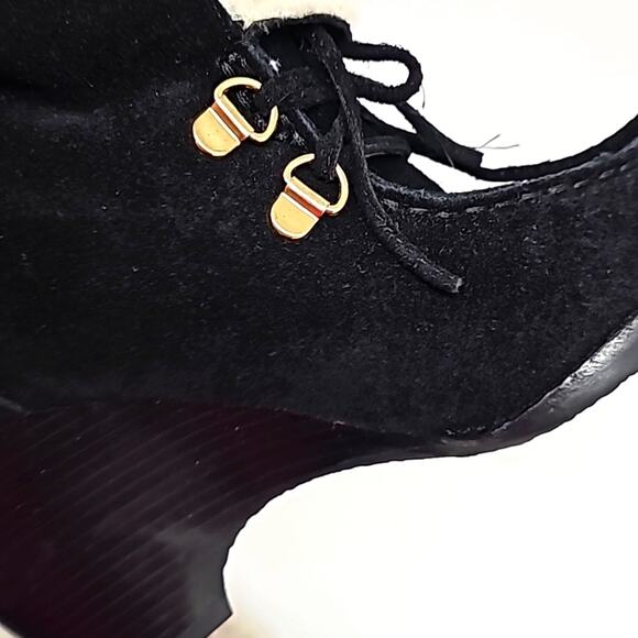 Michael Michael Kors Wmn Wendi Wedge Heel Lace Up Sherpa Black Suede Bootie Sz 7 - Picture 8 of 10